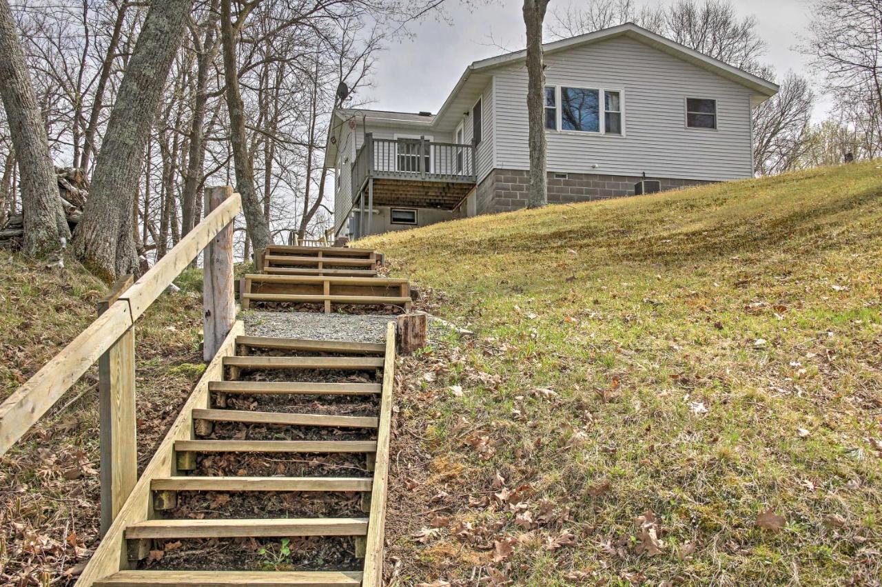 Cozy Balsam Lake Home Deck, Private Dock And Kayaks Exterior photo